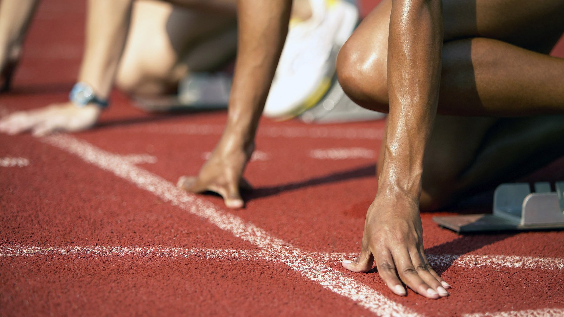 全国青少年田径比赛刷新众多纪录,小将们在赛场上全面开花,全国青少年田径俱乐部比赛